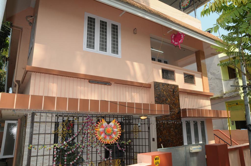 Valiyathayil Home Stay Kochi Exterior foto