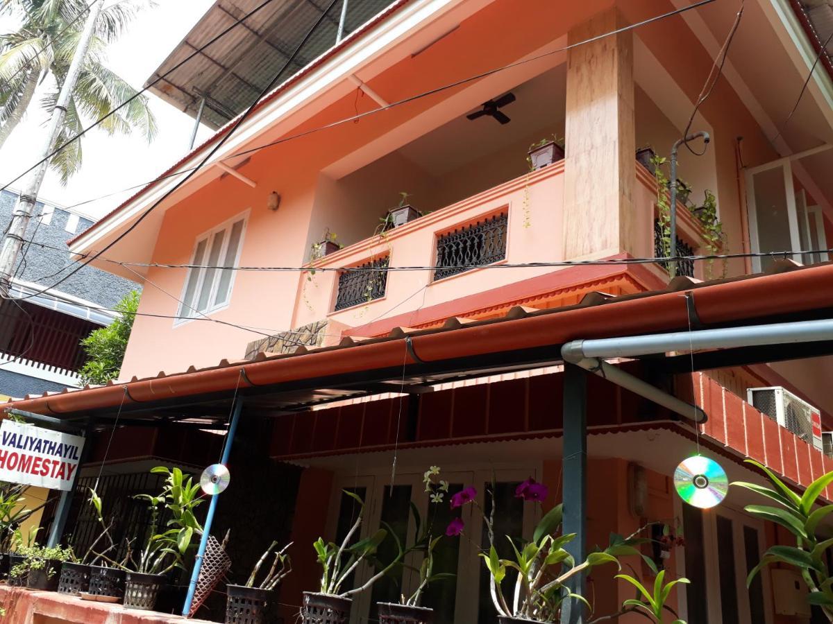 Valiyathayil Home Stay Kochi Exterior foto